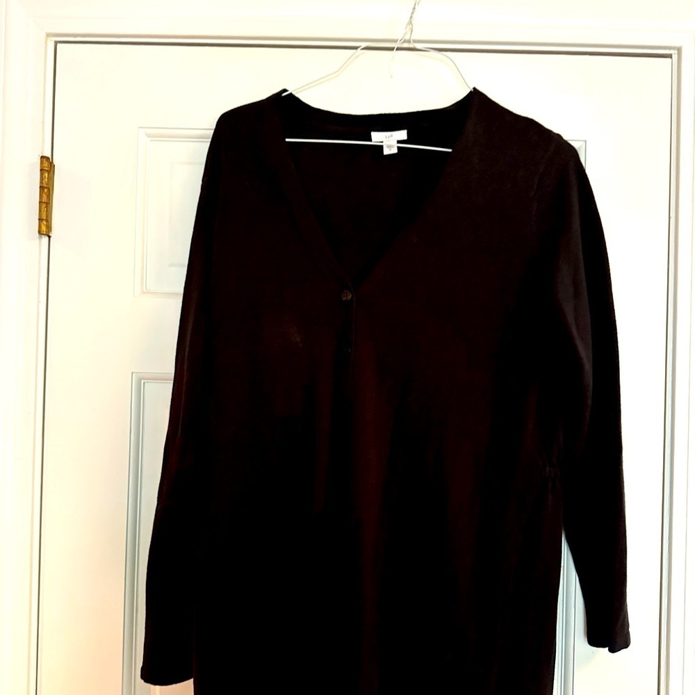 I Jill long hip length black sweater medium